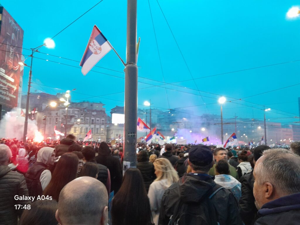 I na kraju, hulja je upotrebila zvučni top